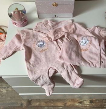 2 pyjamas disney 1 mois