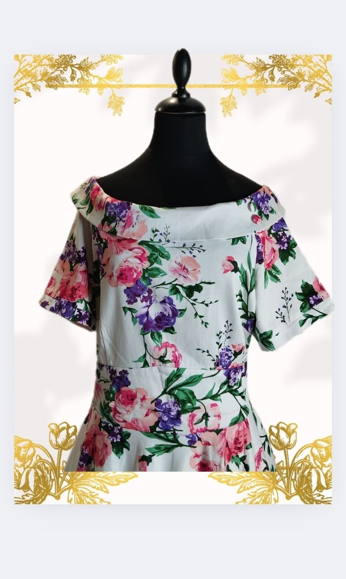 Robe Dolly Dotty neuve a motifs floraux - photo numéro 3
