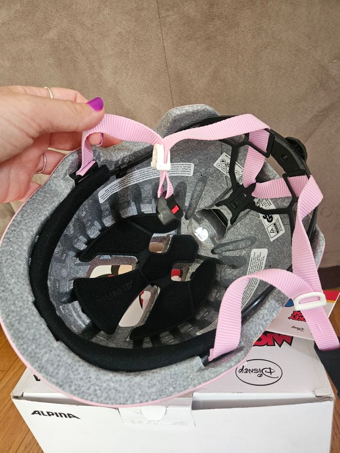 Casque velo enfant minie
51 -56 cm neuf avec étiquettes
Marque alpina - photo numéro 4