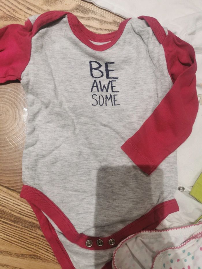 Lot de 6 bodies 6 mois - photo numéro 4