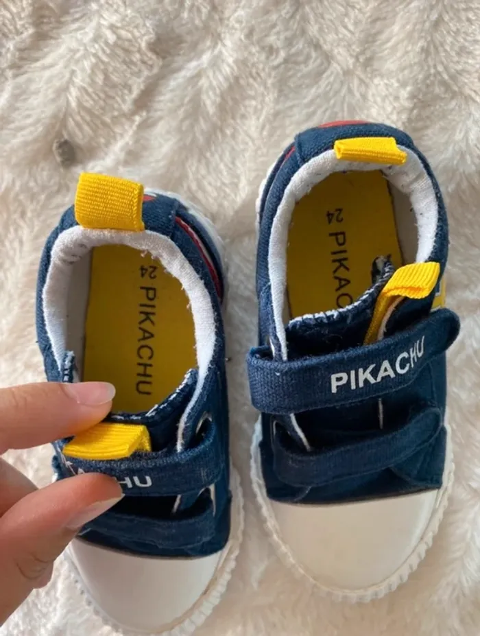 Basket en toile pikachu - photo numéro 2