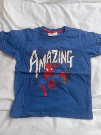 Tee shirt manches courtes Bleu 6 ans spiderman neuf 3€