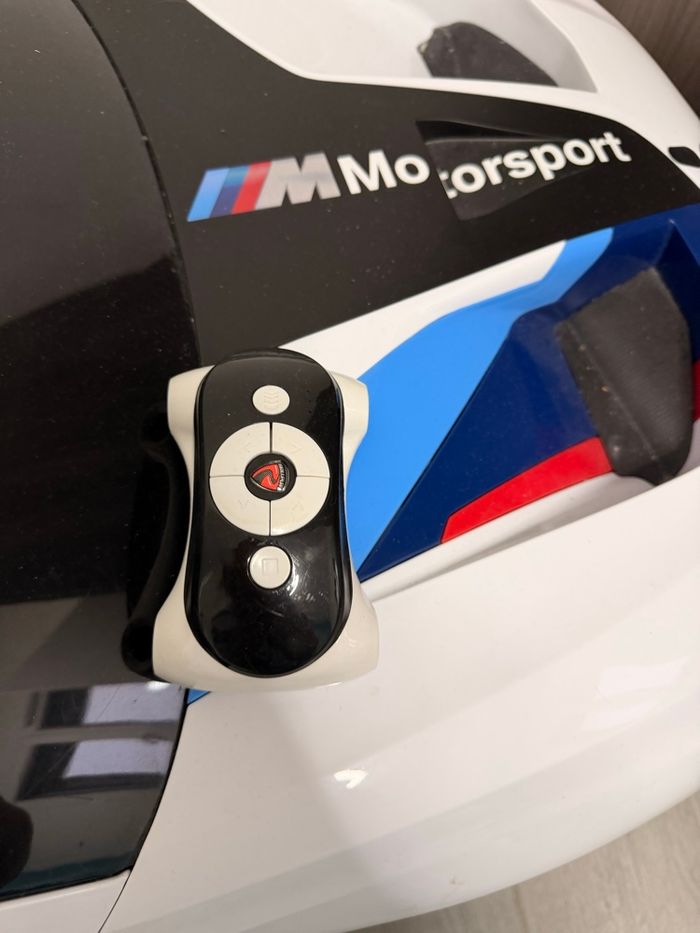 Voiture électrique enfant BMW Motorsport 12V - photo numéro 5