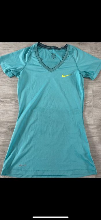 T-shirt Nike taille 34