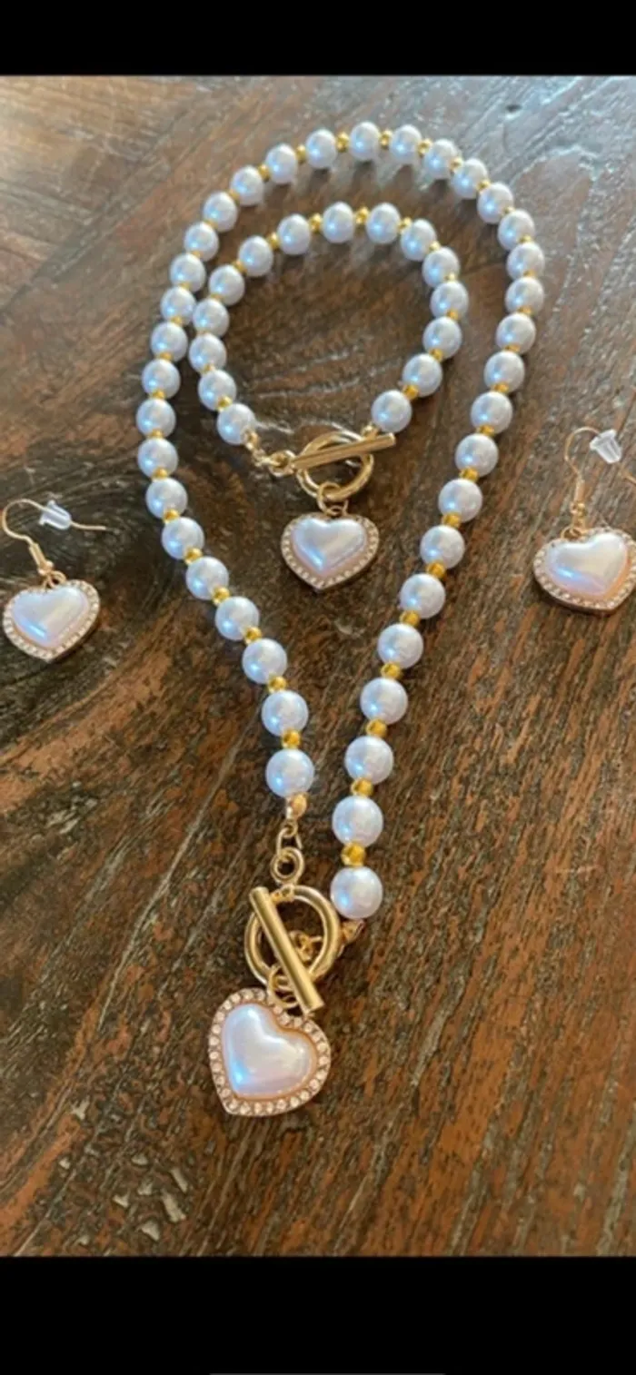 Magnifique parure collier , boucles d’oreilles, et bracelet , cœur, perles et strass - photo numéro 3