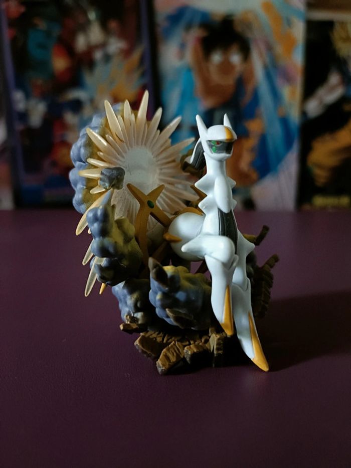 Arceus Figurine from Arceus V Figure Collection Box - photo numéro 4