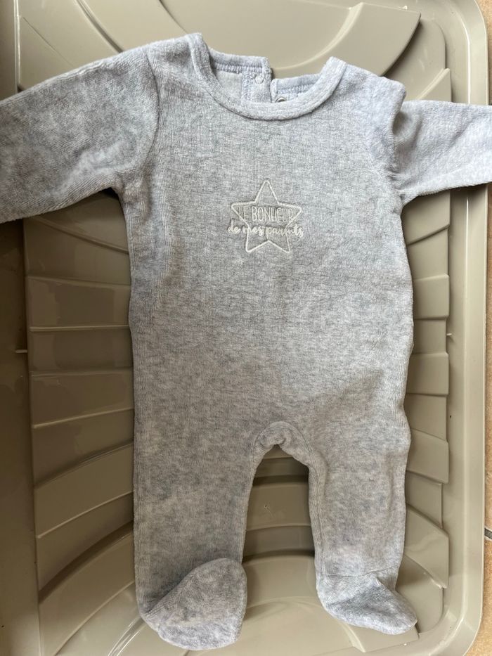 3 Pyjamas en  3 mois - photo numéro 4