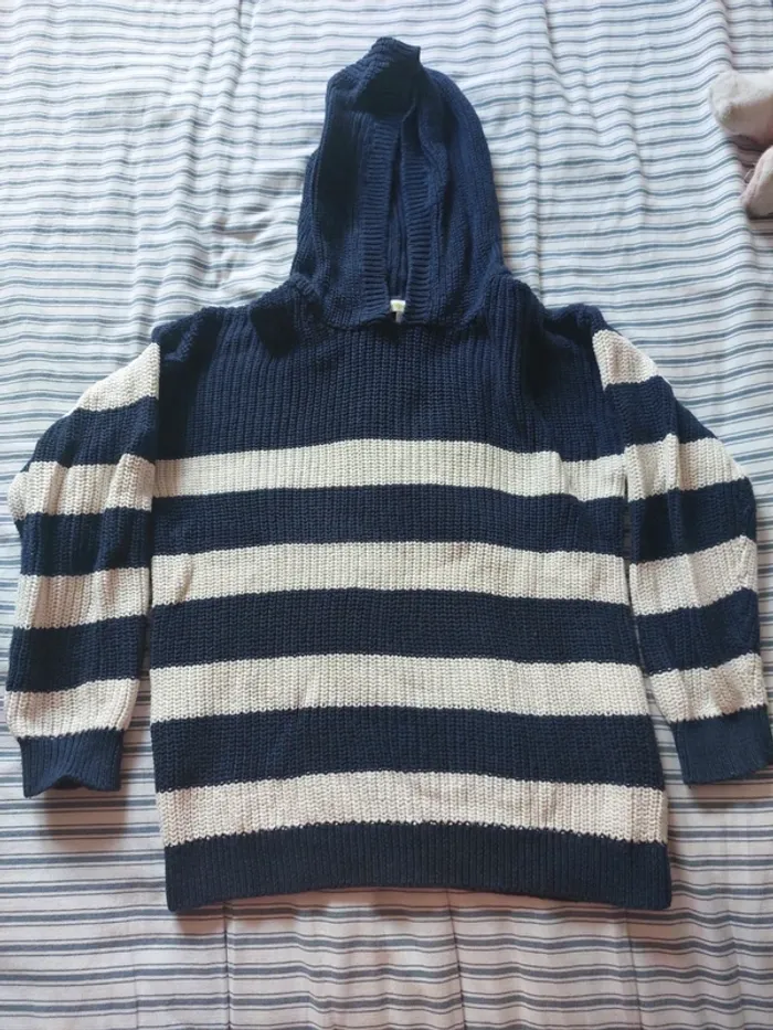 Pull en maille légère à capuche 100% coton