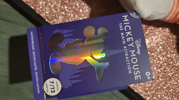 Peluche de Mickey 45 cm neuve disney - photo numéro 4