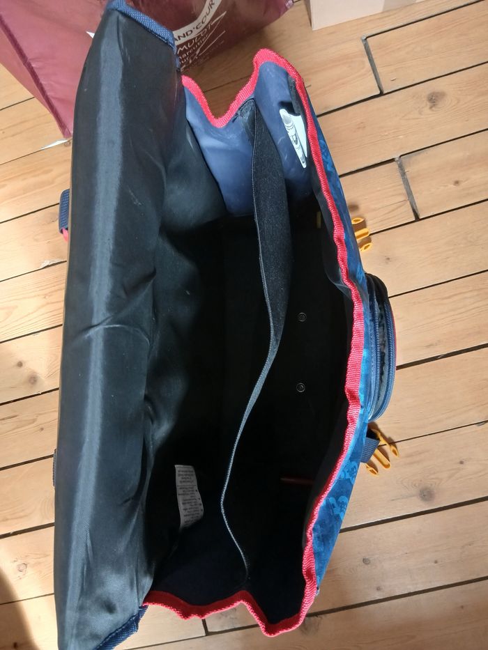 Cartable a roulette one piece - photo numéro 2