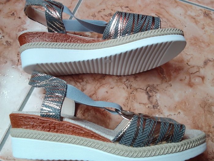 Chaussures compensées - photo numéro 3