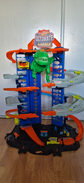 Garage Hot Wheels Ultimate T-Rex