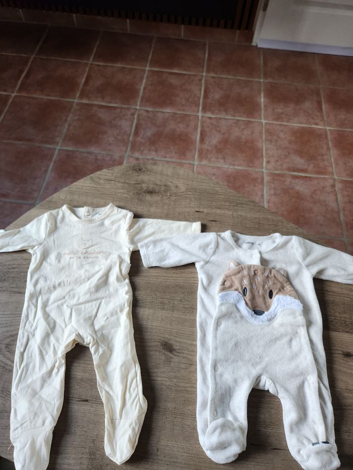 Lot pyjamas 1mois - photo numéro 4