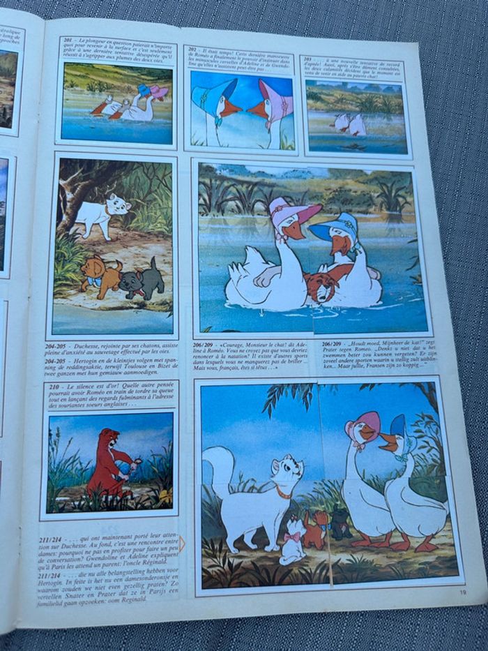 Album vignettes Panini grand format complet ancien Walt Disney Les Aristochats chats autocollants - photo numéro 13