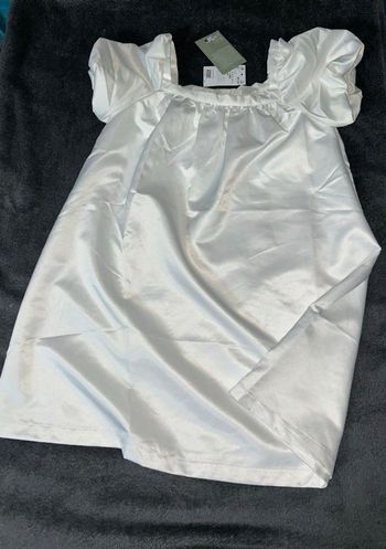 Robe blanche satinée