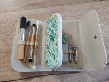 Trousse et accessoires maquillage beauté
