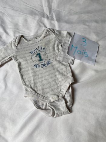 Bodie taille 3 mois très bon état