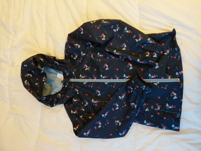 impermeable DECATHLON 5/6ans