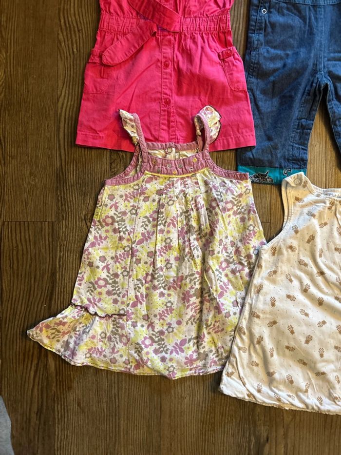 Lot robes et combinaison 18 mois - photo numéro 7