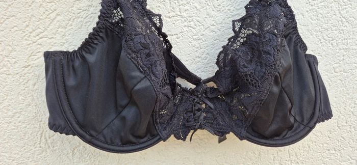 Soutien gorge avec armatures 95C noir. - photo numéro 2