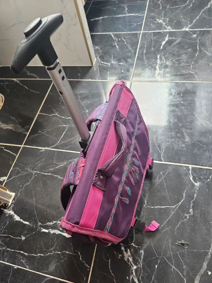 Cartable a roulette lumineux - photo numéro 4