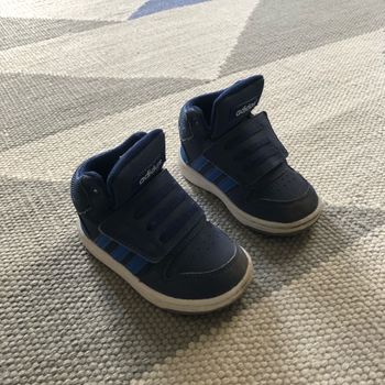 Baskets bébé adidas pointure 22