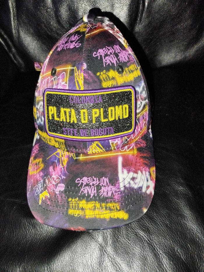 Casquette plata o plomo