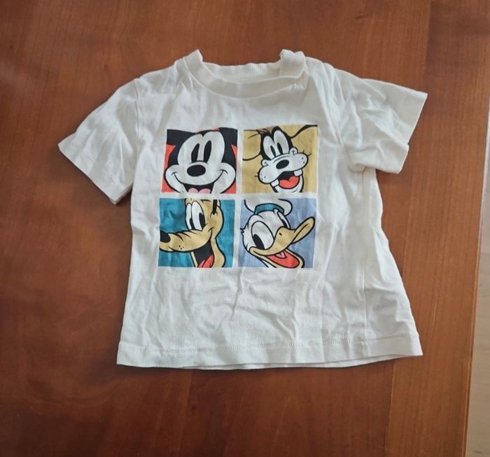 T shirt Disney baby taille 6 mois