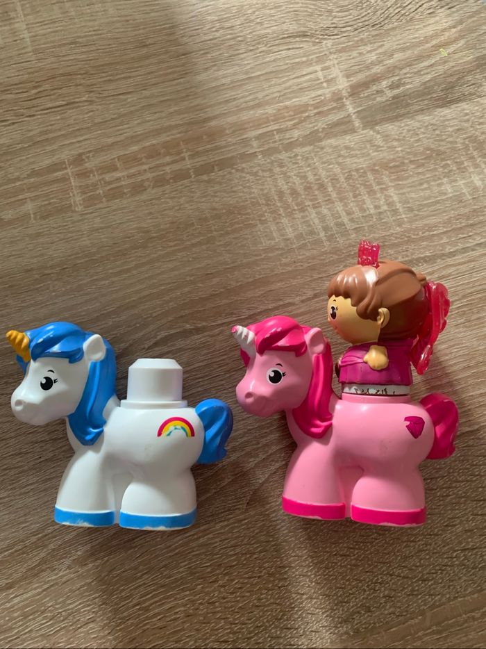 55 pièces de construction Méga bloks + 2 licornes + 1 princesse - photo numéro 5