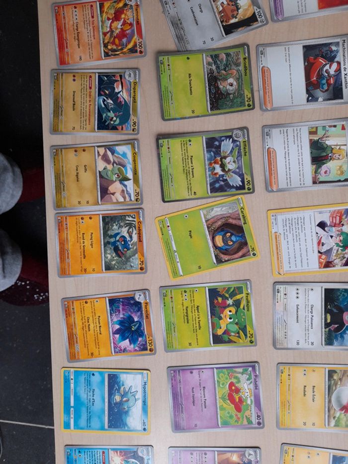 Lot de 50 cartes pokemon - photo numéro 3