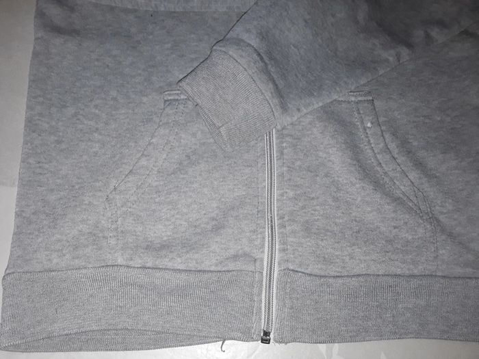 🔵 Sweat Gris en 14 ans 🔵 - photo numéro 4