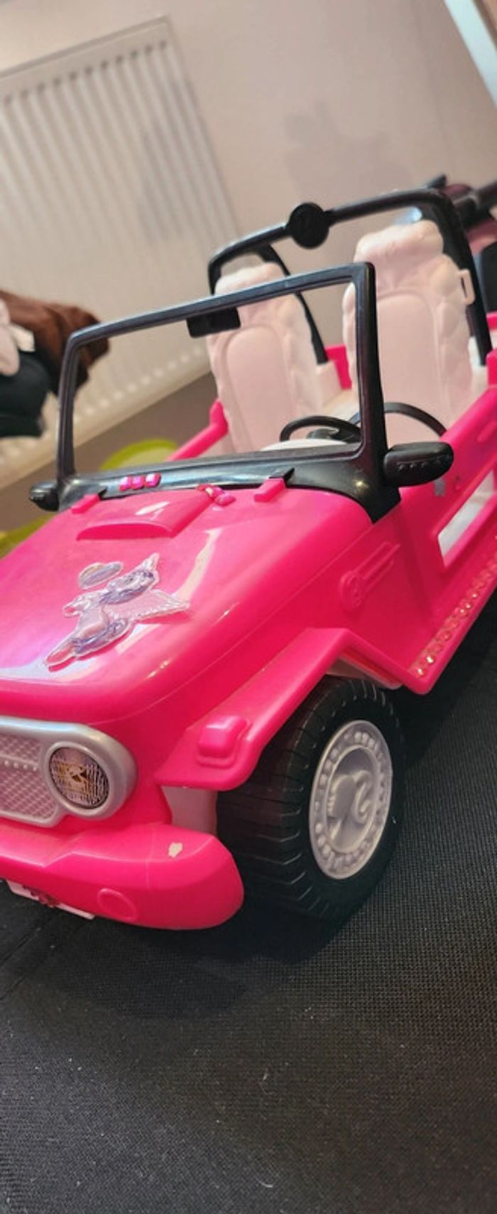 Voiture barbies - photo numéro 2