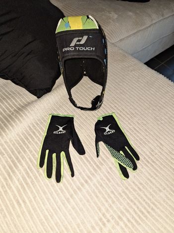 Équipement rugby : casque et gants