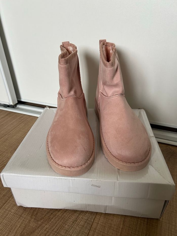 Bottines roses fourrées neuves pointure 40 - photo numéro 3
