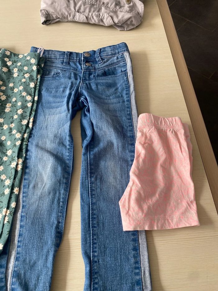 Lot un jean deux leggings et un short - photo numéro 2