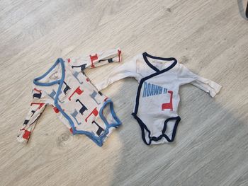 Lot de 2 bodys croisés manches longues 1 mois