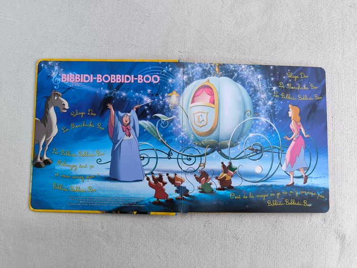 Livre musical Mes premières chansons pour faire la fête Disney - photo numéro 4