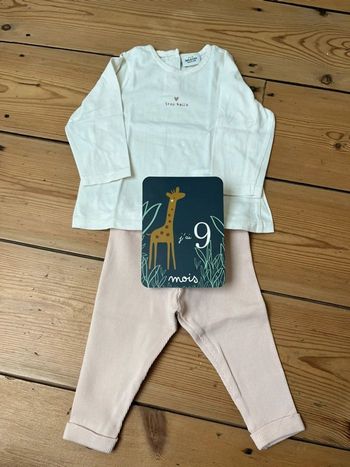 Ensemble bébé fille 9 mois