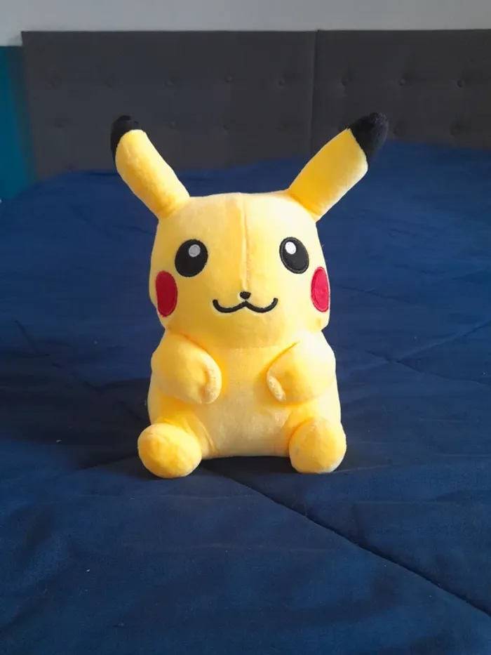 Peluche pikachu neuve - photo numéro 5