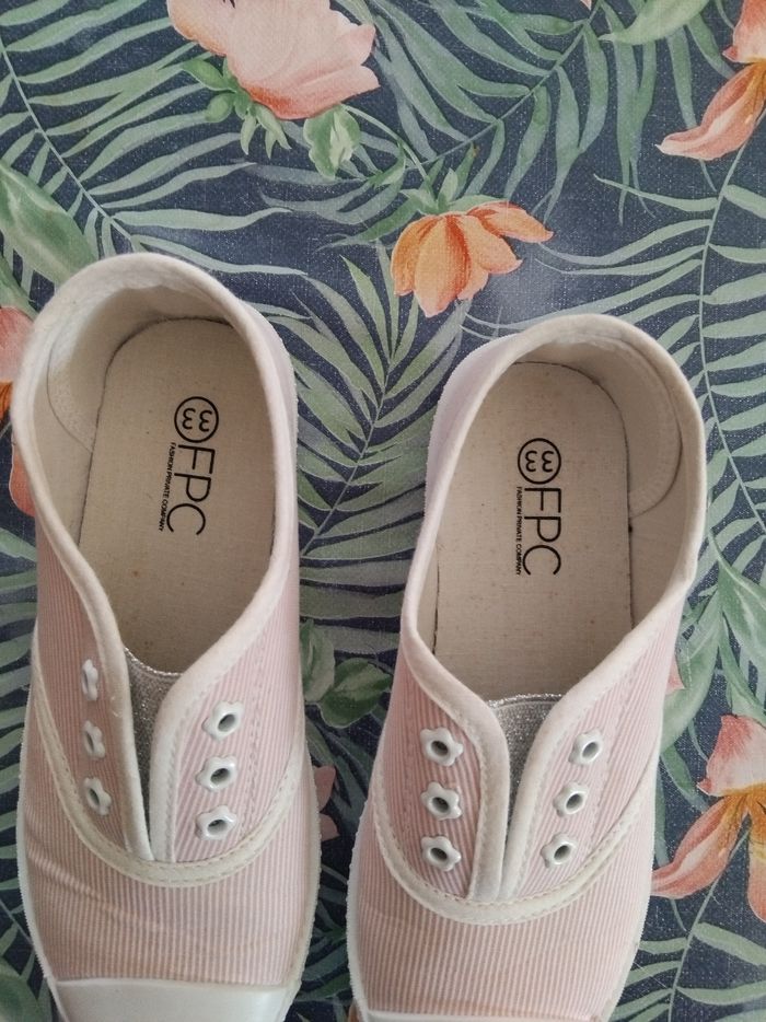 Basket en toile pointure 33 - photo numéro 2