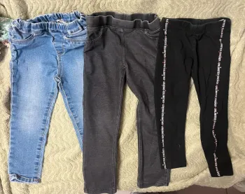 Lot de pantalons : jegging / jeans / legging 3 ans