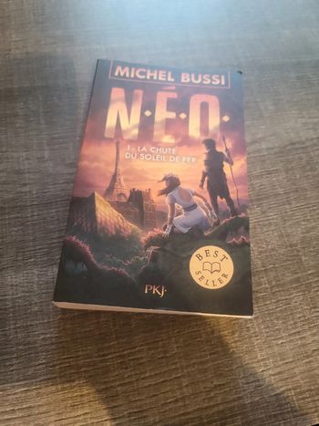 Livre Neo la chute du soleil de fer