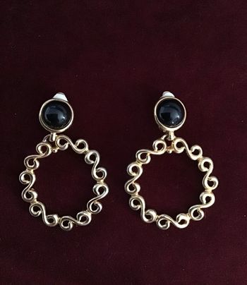 Magnifiques clips créoles vintage. Années 80