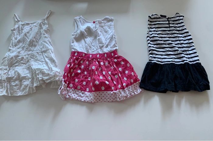 Lot 3 robes été sans manches 36 mois - photo numéro 2