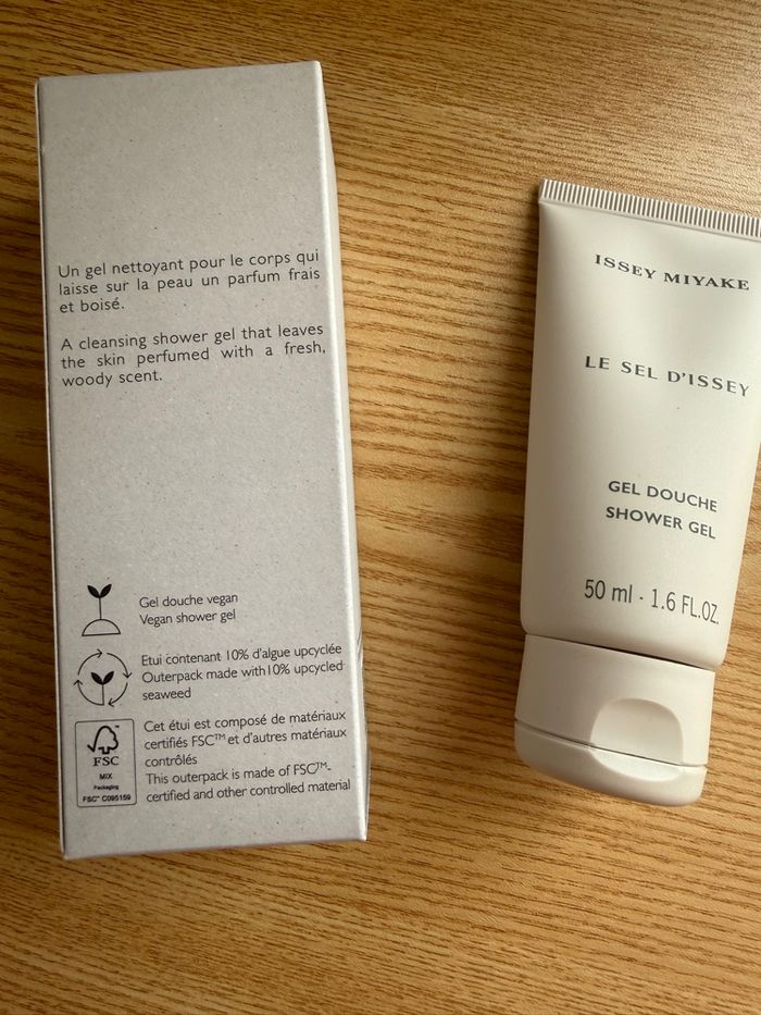 Issey miyake - photo numéro 2