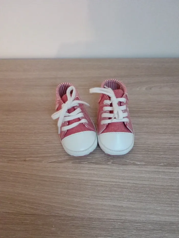 Chaussures bébé 6/9mois Kiabi neuf - photo numéro 2
