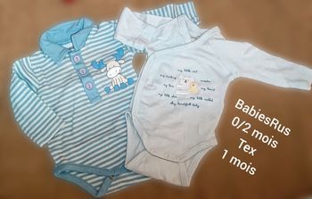 3 bodies de 0 à 2 mois différentes marques dont BabiesRus
