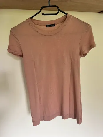T-shirt rose