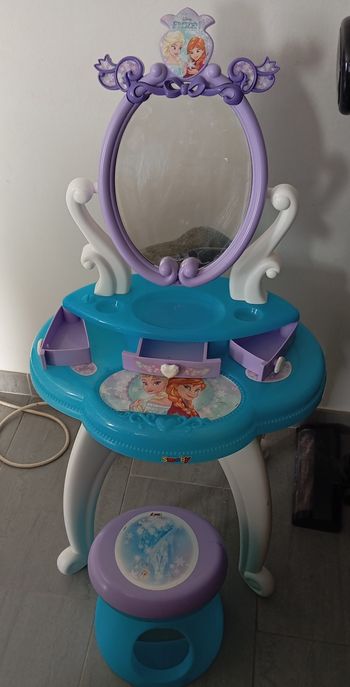 Coiffeuse reine des neiges