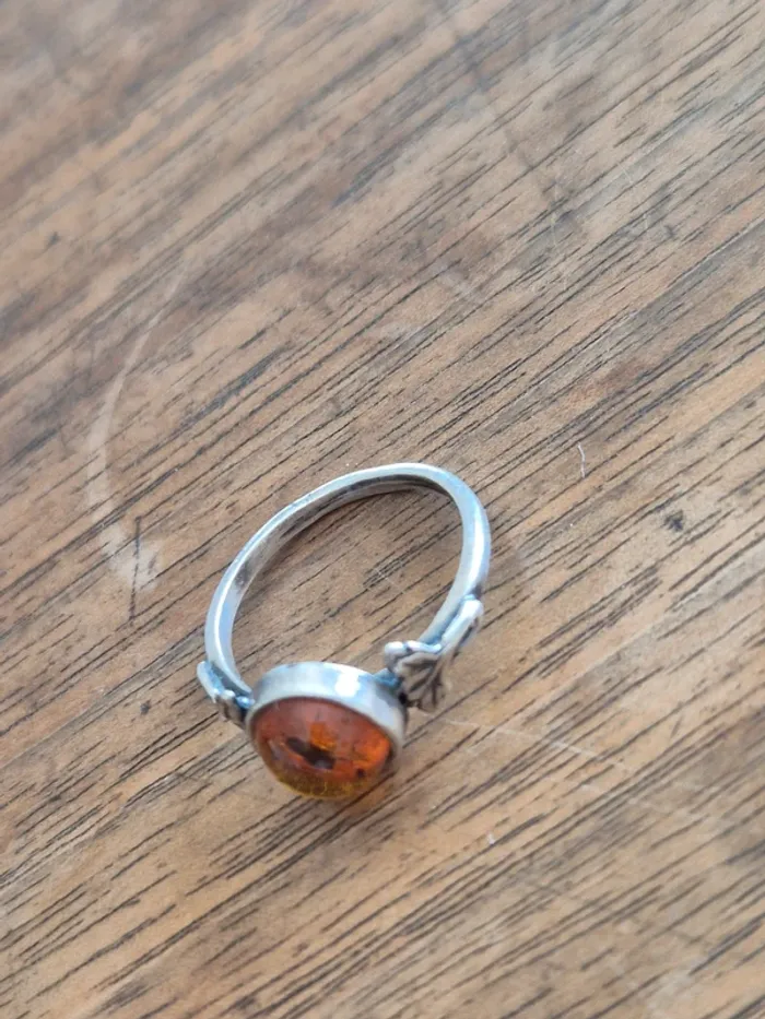Bague en argent et ambre - photo numéro 3